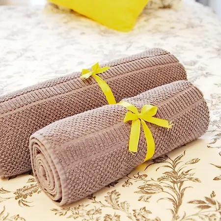 Grey Проживание в семье *