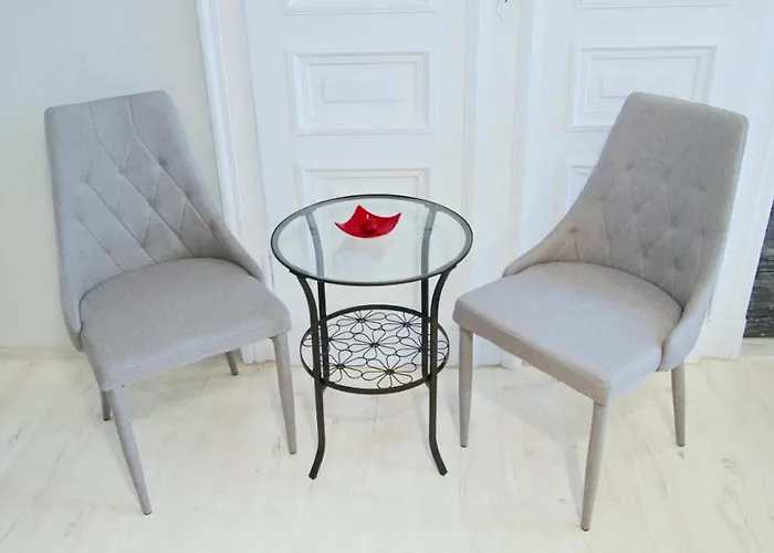 Grey Проживание в семье *